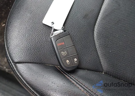 2022 Jeep Compass Limited 4X4 из США, поврежденный, VIN 3C4NJDCB0NT132239